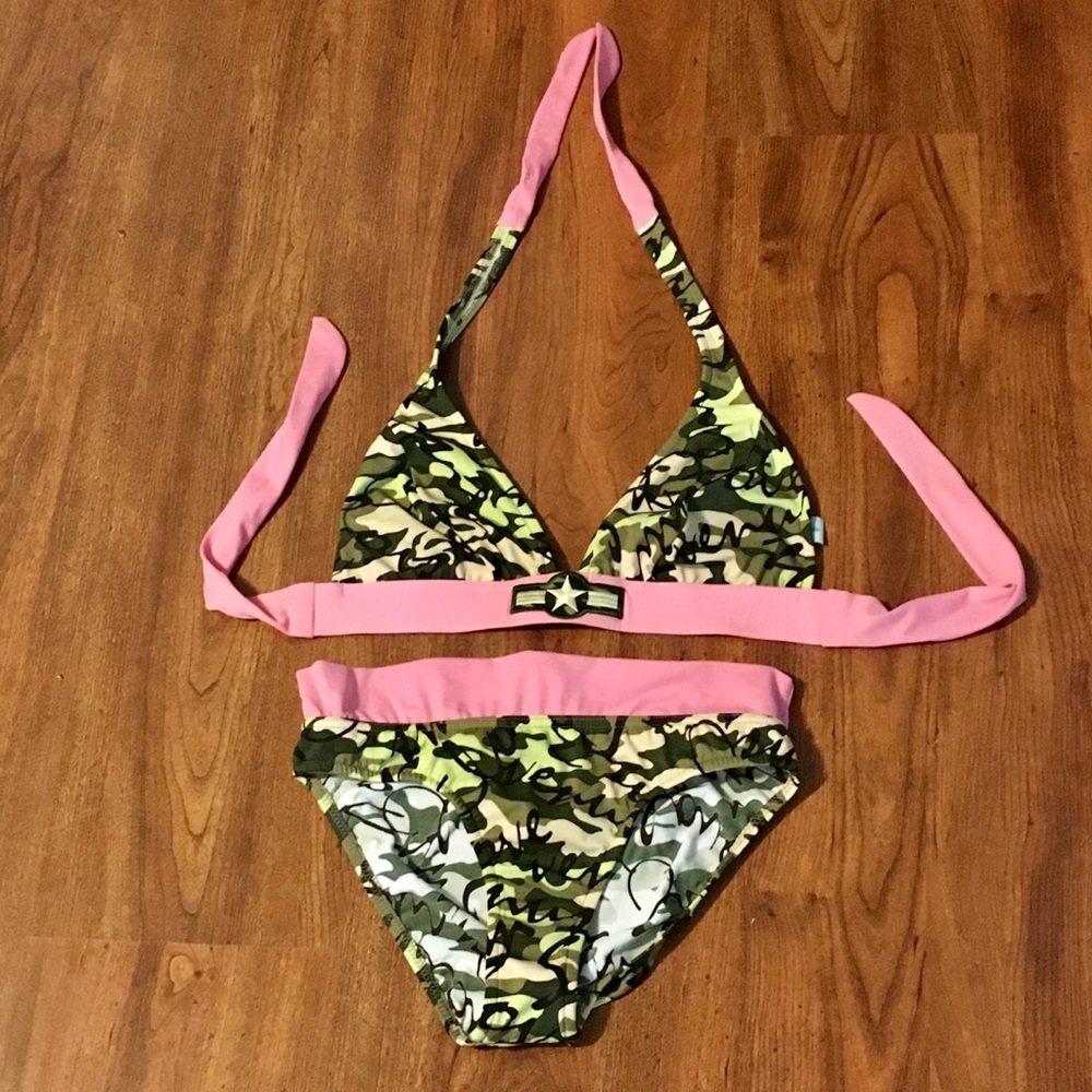 Venus Pink & Camo Print 2 pc Halter Triangle D-cup Bikini Sz 6 EUC